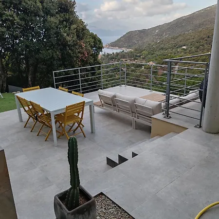 Villa Villa Luxe Vue Mer Panoramique 3 Suites 6 Personnes Campomoro Plage *